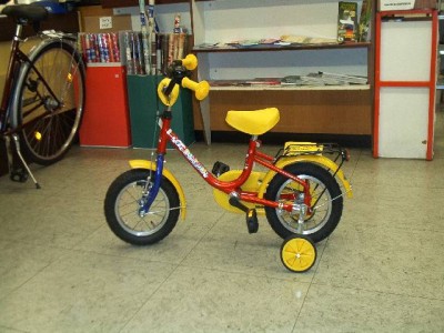 Ein Kinderfahrrad für die ganz Kleinen.